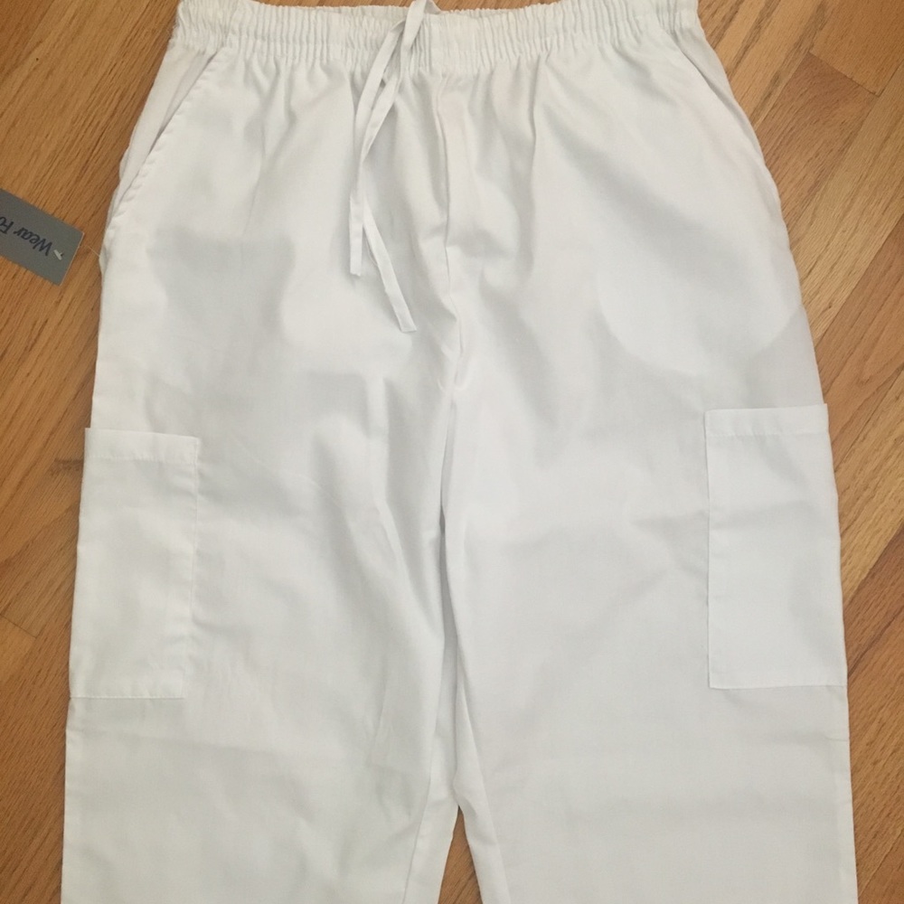 NWT white cargo scrub pants size medium